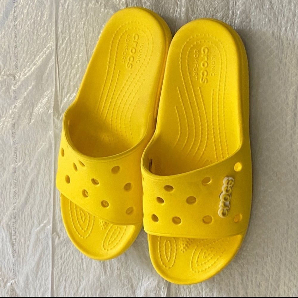 CROCS Unisex Vibrant Yellow Slide Sandals Size W 10 M 8